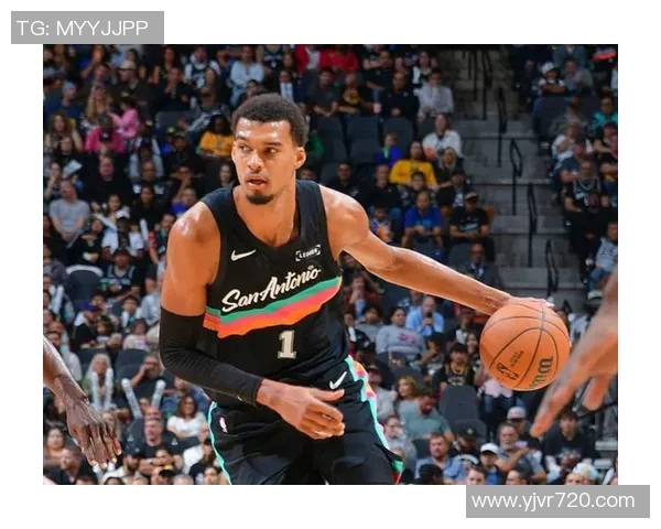 马刺与黄蜂激战正酣2月15日精彩对决引发球迷热议